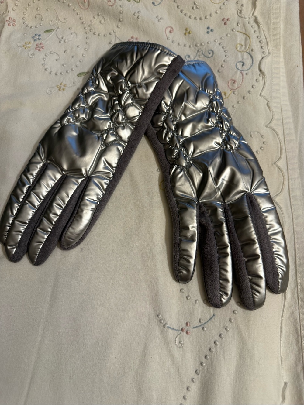 Metallic Silver Quilted Women's Gloves